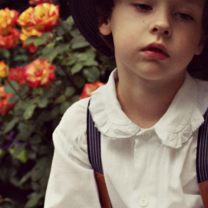 What are the 3 main signs of autism in children?